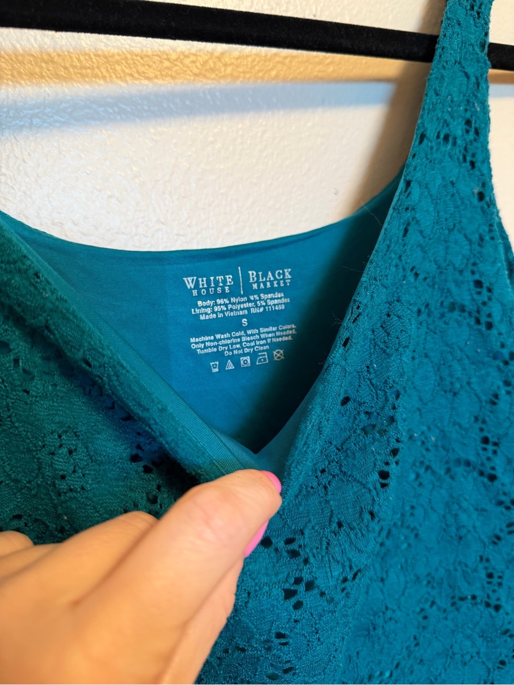 ✨10 for $15✨ White House Black Market Women's Teal Lace Tank Top size small - Picture 2 of 3